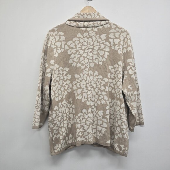 Isaac Mizrahi Live! Floral Cardigan Sweater Jacket 3/4 Sleeve Gold Buttons 1X - Picture 2 of 7